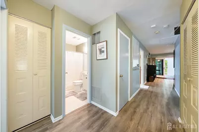 276 Constitution Circle, New Brunswick, NJ 08902 - Photo 8