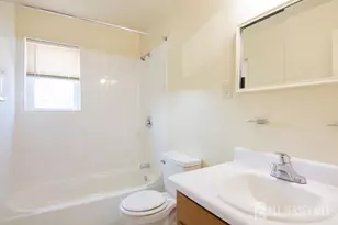 9 Koster Blvd, Edison, NJ 08820 - Photo 10