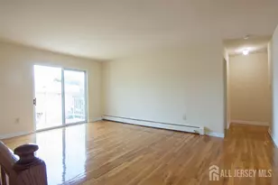 9 Koster Blvd, Edison, NJ 08820 - Photo 2