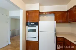 9 Koster Blvd, Edison, NJ 08820 - Photo 12