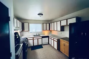 2 Devonshire Ct, Ewing Township, NJ 08628 - Photo 10