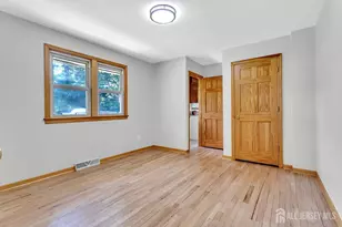174 Hardenburg Ln, East Brunswick Township, NJ 08850 - Photo 18