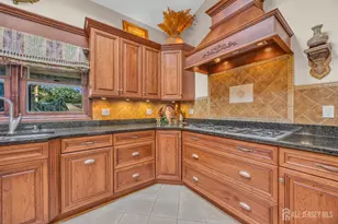 11 Dutch Rd, East Brunswick Township, NJ 08816 - Photo 4