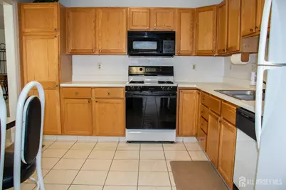 267 Nighthawk Drive, Monroe Township, NJ 08831 - Photo 8