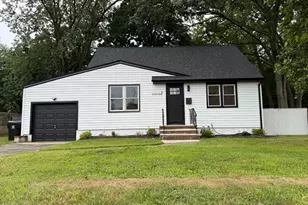 5 N Lois Ave, East Brunswick Township, NJ 08816 - Photo 2