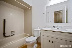 54 Gate House Ln, Edison, NJ 08820 - Photo 12