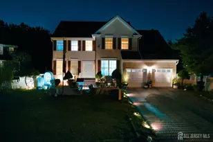 2 Golfview Ct, Monroe Township, NJ 08831 - Photo 2