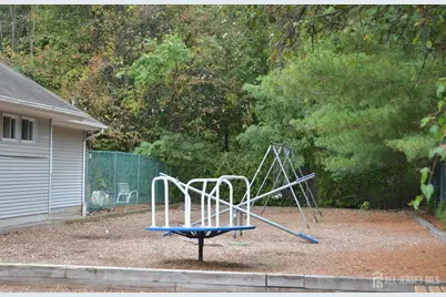 125 Exeter Court, Piscataway Township, NJ 08854 - Photo 12