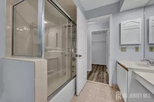 604 Woodhaven Dr, Edison, NJ 08817 - Photo 26
