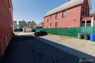 28 Union St, Carteret, NJ 07008 - Photo 4