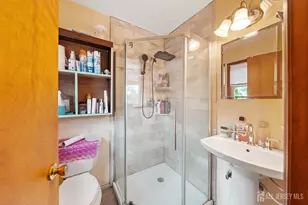 1 Hall St, Piscataway Township, NJ 08854 - Photo 8