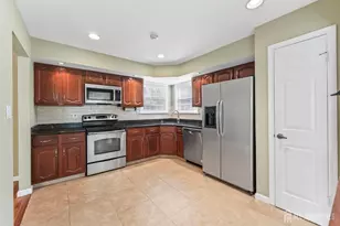 27 Martin Van Buren Dr, Monroe Township, NJ 08831 - Photo 16
