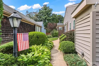 27 Martin Van Buren Drive, Monroe Township, NJ 08831 - Photo 2