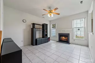 605 Dahlia Cir, South Brunswick Township, NJ 08810 - Photo 4