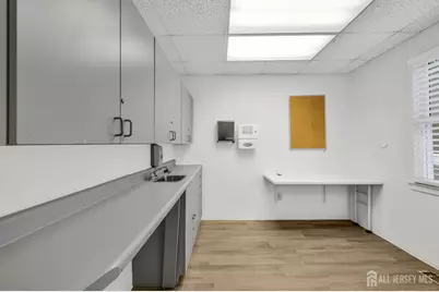 46 E Somerset Street E, Raritan, NJ 08869 - Photo 8