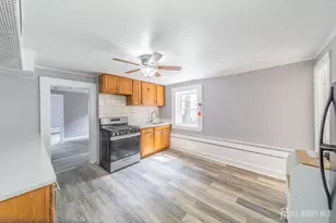 42 Crosby Ave, Edison, NJ 08817 - Photo 8