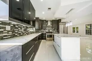 8 Stephenville Pkwy, Edison, NJ 08820 - Photo 4