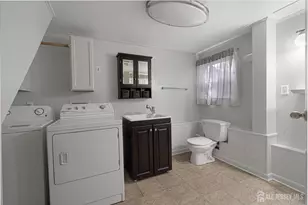 212 E Louis Pl E, Iselin, NJ 08830 - Photo 14