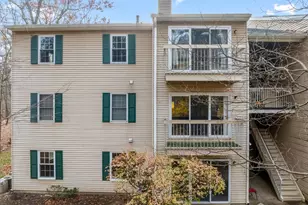 364 McDowell Dr, East Brunswick Township, NJ 08816 - Photo 2