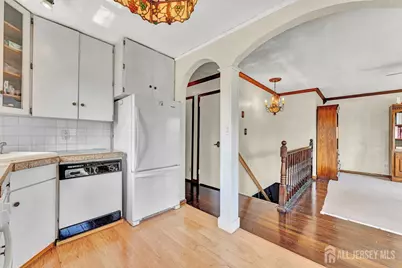 402 East Avenue, Sewaren, NJ 07077 - Photo 6