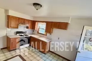 448 Baker Pl, Perth Amboy, NJ 08861 - Photo 4