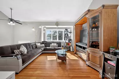 124 Cindy Court, Middlesex, NJ 08846 - Photo 6