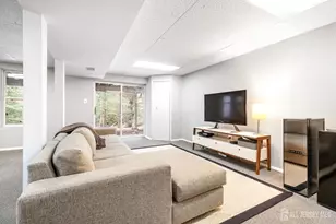 18 Parkside Dr, Jamesburg, NJ 08831 - Photo 8