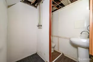 212 Echo Ave, Edison, NJ 08837 - Photo 34