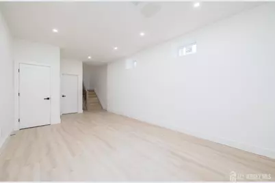21 Heathcote Avenue, Edison, NJ 08817 - Photo 22