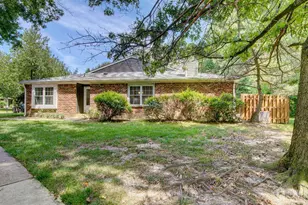 267 Constitution Cir, North Brunswick Township, NJ 08902 - Photo 2