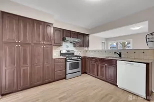 605 Oak Tree Ave, South Plainfield, NJ 07080 - Photo 14