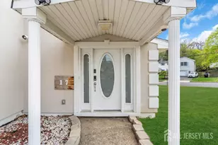 17 Thomas Rd, East Brunswick Township, NJ 08816 - Photo 4