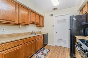 33 Foxtail Ln, South Brunswick Township, NJ 08852 - Photo 6