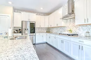 1529 Paxton Ln, Monroe Township, NJ 08831 - Photo 8