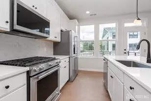 620 Sadie Cir, New Brunswick, NJ 08901 - Photo 10