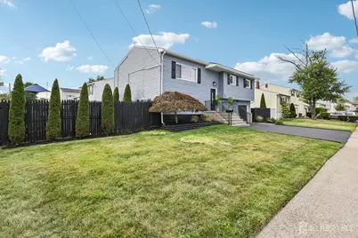 14 Spoganetz Avenue, Carteret, NJ 07008 - Photo 2