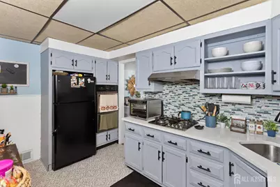 31 Hull Drive, Edison, NJ 08817 - Photo 10