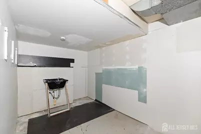 515 Beechwood Avenue, Roselle Park, NJ 07204 - Photo 20