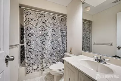 5001 Stonehedge Road, Edison, NJ 08820 - Photo 20