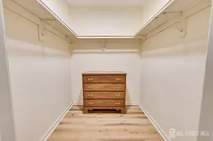 5001 Stonehedge Rd, Edison, NJ 08820 - Photo 16