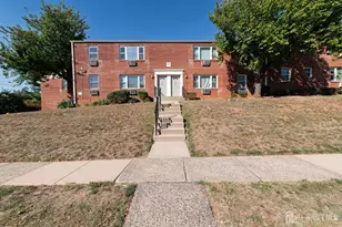 88 Fox Rd, Edison, NJ 08817 - Photo 4