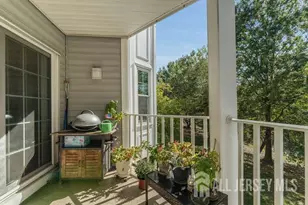 18 N Sheffield Ct, North Brunswick Township, NJ 08902 - Photo 6