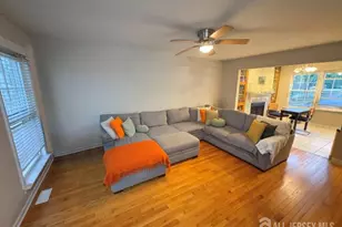 10 Mochen Ct, Sayreville, NJ 08872 - Photo 2