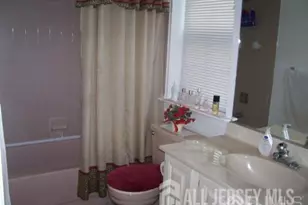 1901 Woodbridge Commons Way, Iselin, NJ 08830 - Photo 8