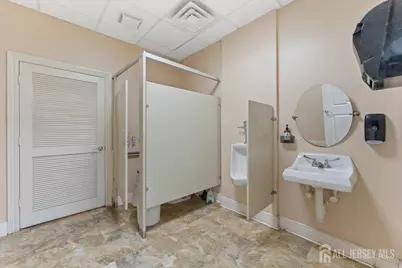 1 American Way #F, Spotswood, NJ 08884 - Photo 10