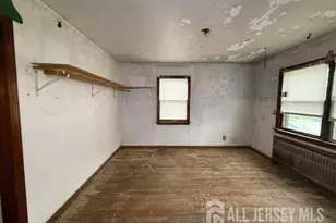 49 Loretta St, Perth Amboy, NJ 08861 - Photo 6