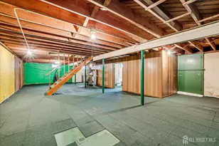 670 Columbus Cir, Perth Amboy, NJ 08861 - Photo 20