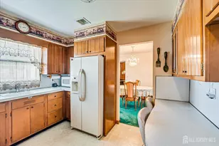 670 Columbus Cir, Perth Amboy, NJ 08861 - Photo 10