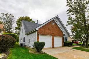 71 Leeds Ln, Monroe Township, NJ 08831 - Photo 2