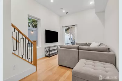 20 Van Nostrand Avenue #1, Jersey City, NJ 07305 - Photo 1